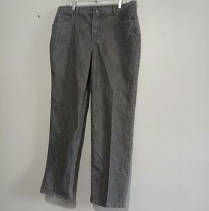 Gloria Vanderbilt Ladies Amanda Gray Jeans. Size 14 Short